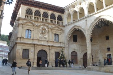 Sale a licitación la obra para la instalación de la iluminación ornamental en la fachada de la Lonja y la Casa Consistorial de Alcañiz