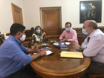 La Diputación de Teruel y Javier Sierra colaborarán en distintos proyectos culturales