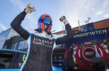 Yann Ehrlacher se proclama campeón del WTCR en MotorLand