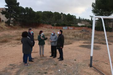 El Ayuntamiento de Teruel estudia con Cáritas posibles usos de los solares anexos al antiguo colegio San Nicolás de Bari