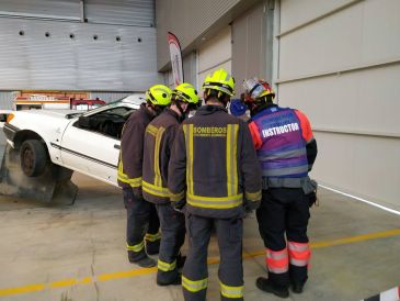 Bomberos de Alcañiz imparten formación de rescate en accidentes de tráfico a los nuevos bomberos de Zaragoza