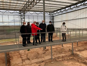 La Diputación de Teruel se compromete a acometer obras de urgencia en la Loma del Regadío de Urrea de Gaén