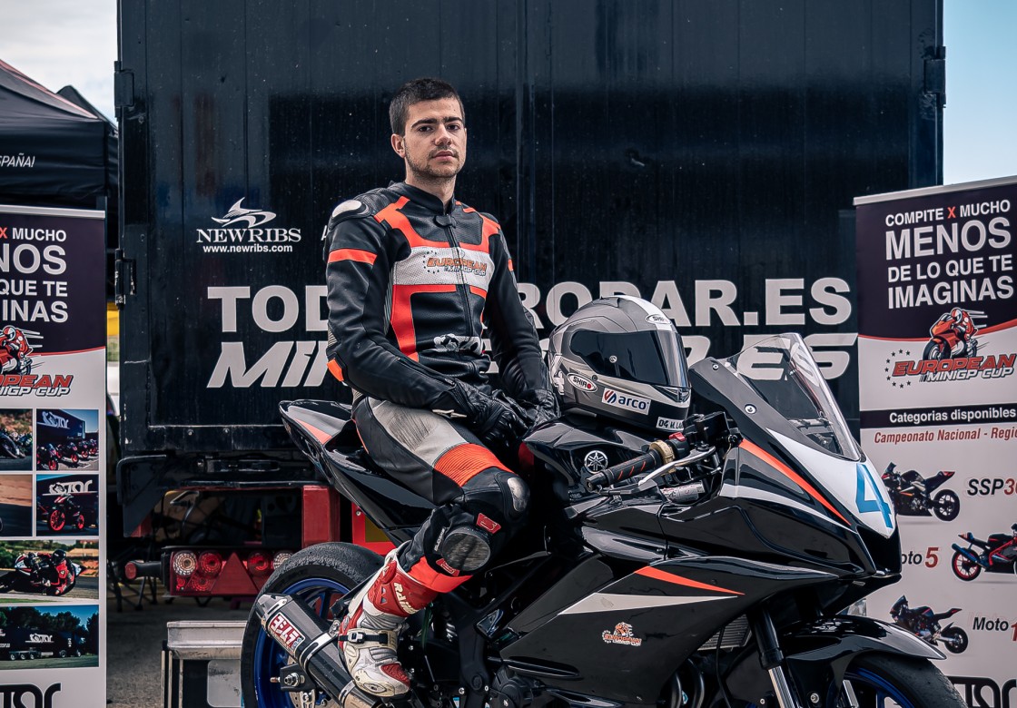 Raúl Lahoz, piloto alcañizano de motociclismo: “Mi objetivo para este año  es disfrutar encima de la moto”