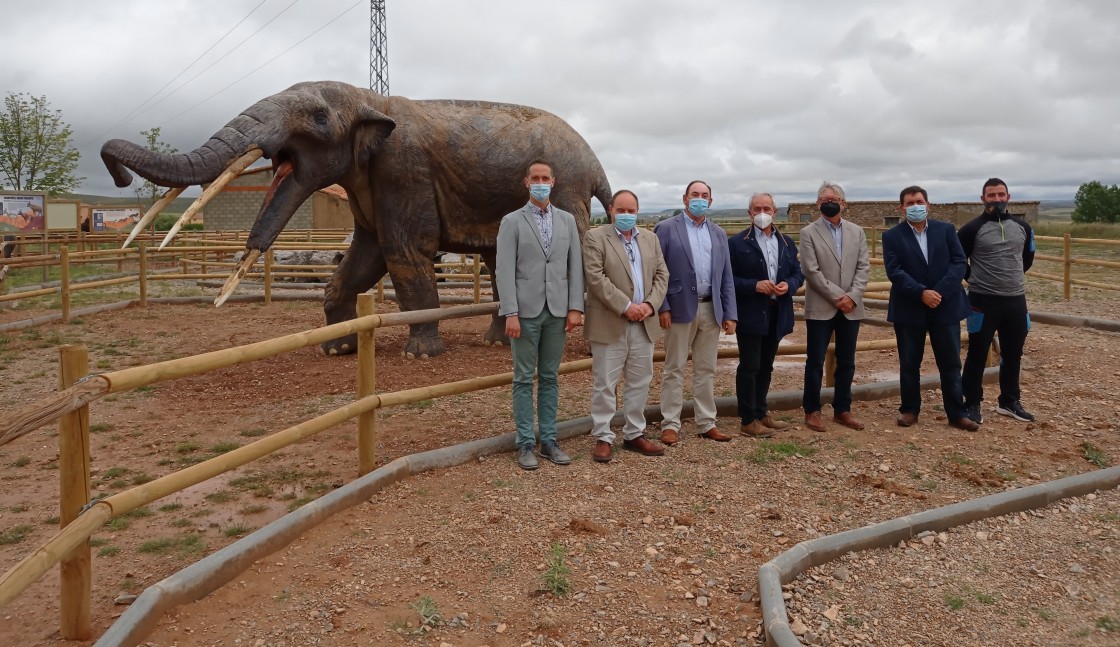 La Comarca Comunidad de Teruel incorpora la reconstrucción de un mamífero del grupo de los mastodontes al Safari por la Sabana del Turoliense de El Pobo