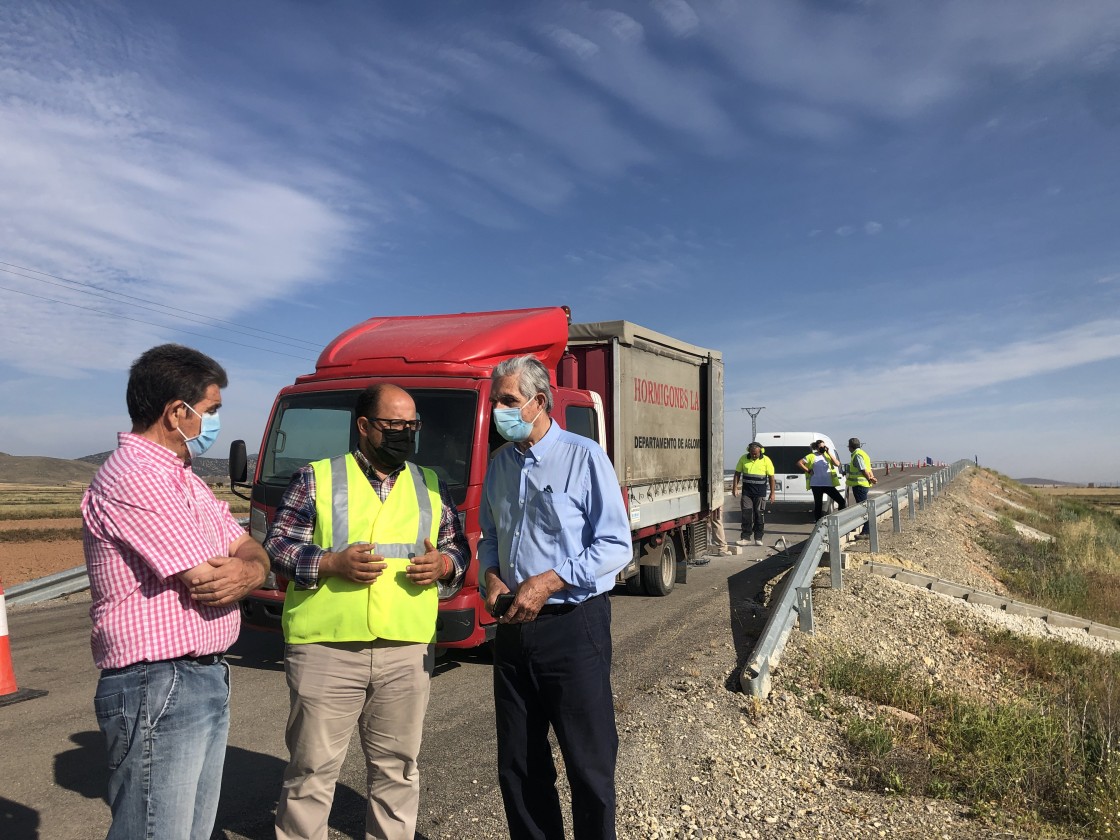 La DPT concluye este año las obras del puente de la carretera entre Santa Eulalia y Alba