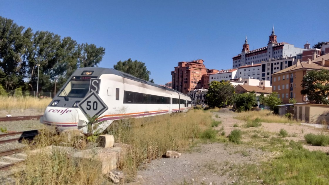 El Gobierno de Aragón contacta con la nueva ministra de Transportes para tratar el problema del ferrocarril