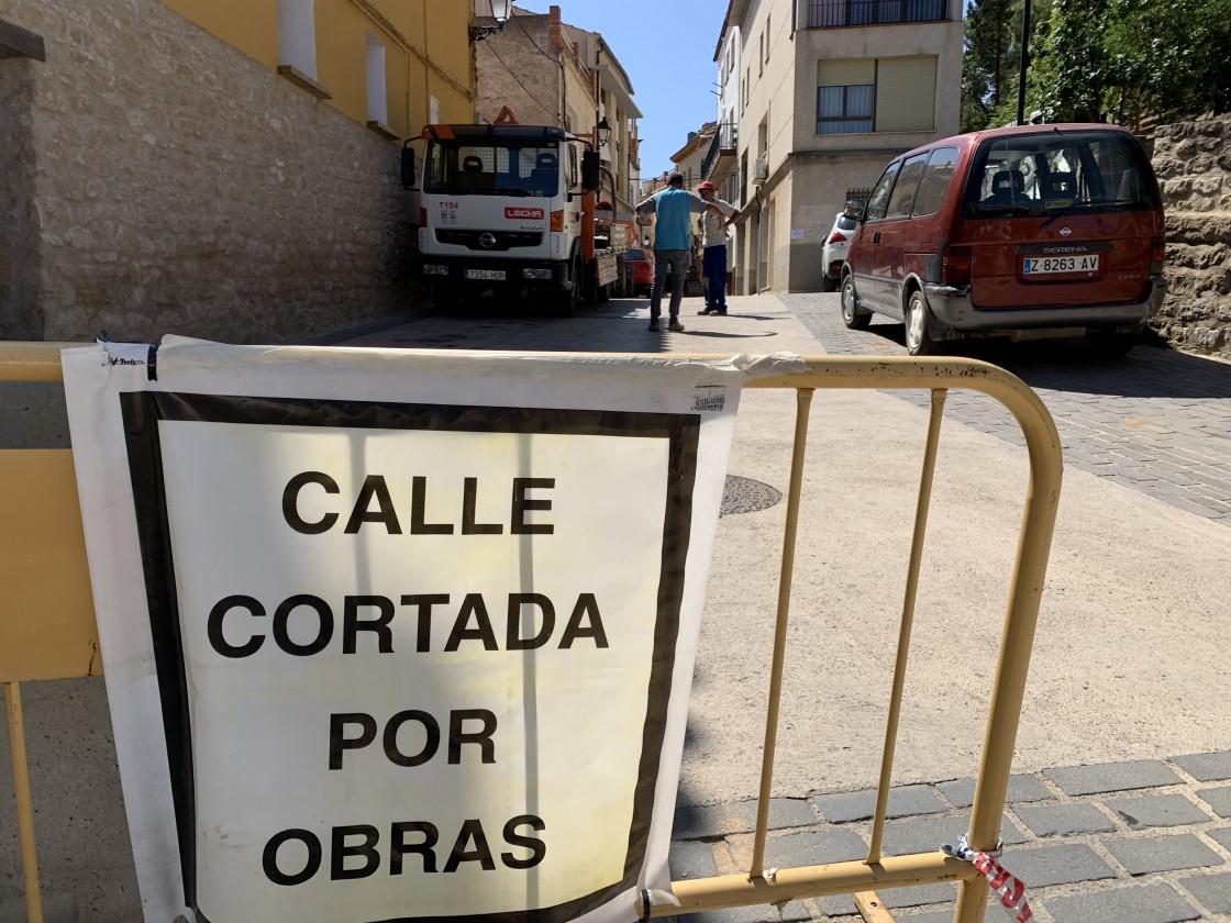 Empiezan las obras de emergencia en la calle San Pedro de Alcañiz