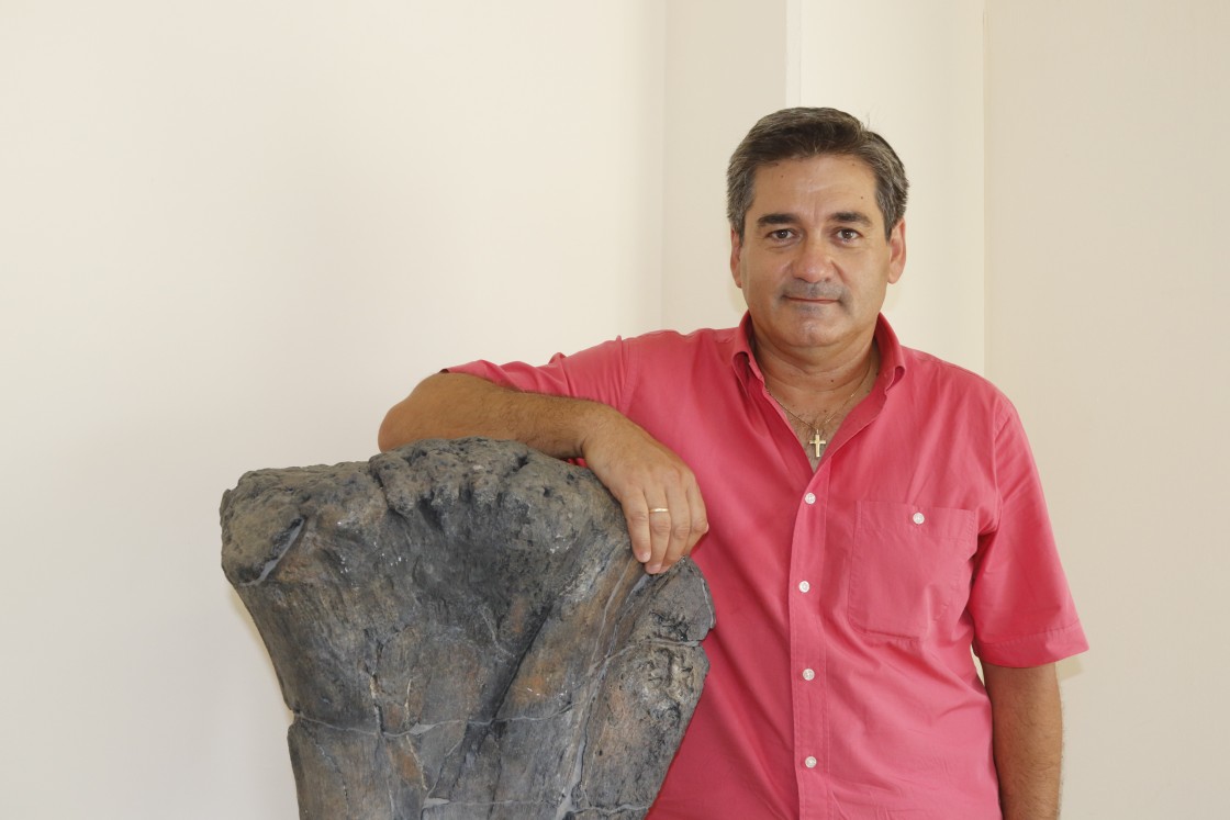 Alberto Cobos, director gerente la Fundación Dinópolis: “Teruel puede enseñar sobre cómo los fósiles son capaces de ayudar al desarrollo territorial”