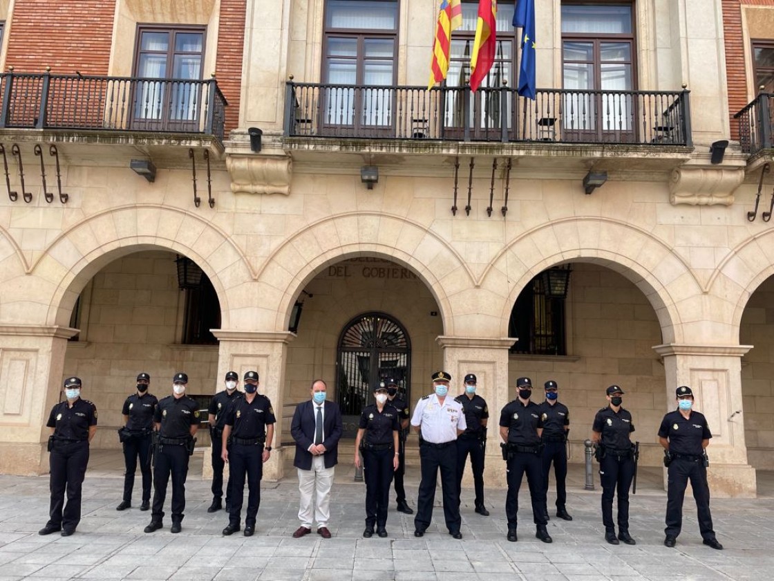 El subdelegado del Gobierno en Teruel recibe a los diez policías nacionales que hacen prácticas