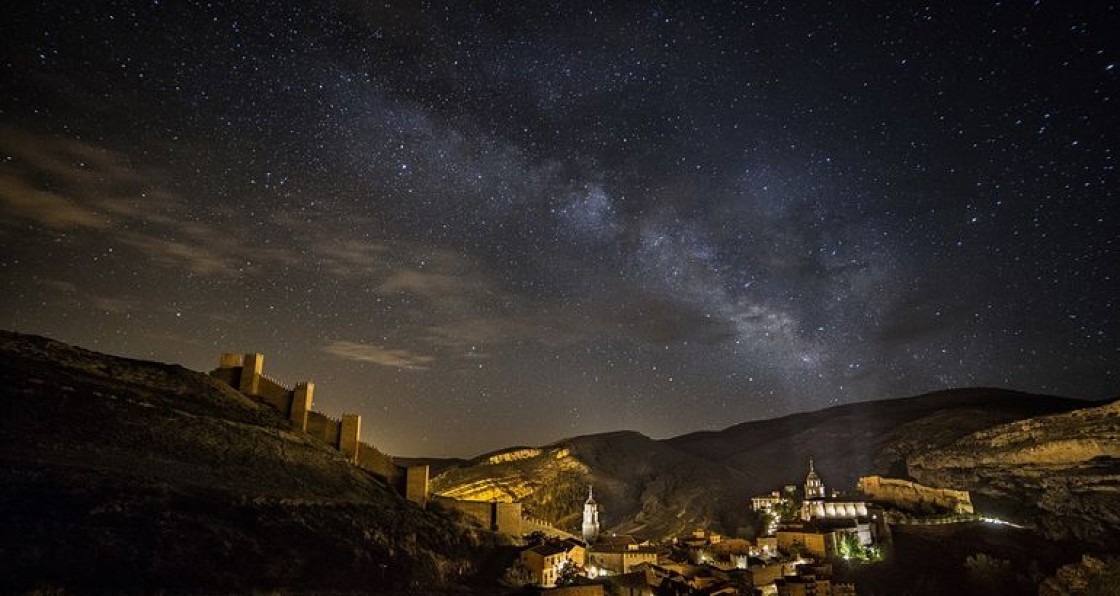 Los paisajes de cielos de Teruel dan un salto a las redes sociales junto a Tino Quílez