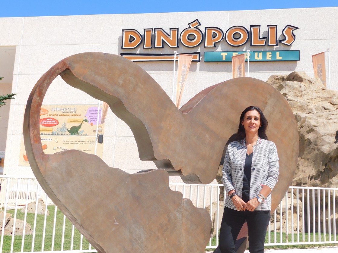 Higinia Navarro, directora gerente de Dinópolis: “Hemos demostrado que se  podía sacar partido de un recurso diferente como la paleontología”