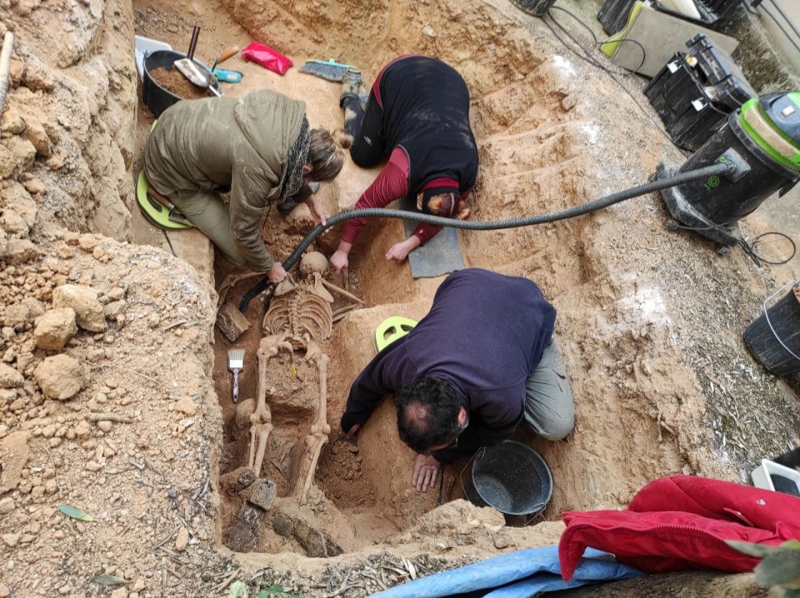 Hallan restos de otro cuerpo en la fosa excavada en Alcañiz que busca de represaliados