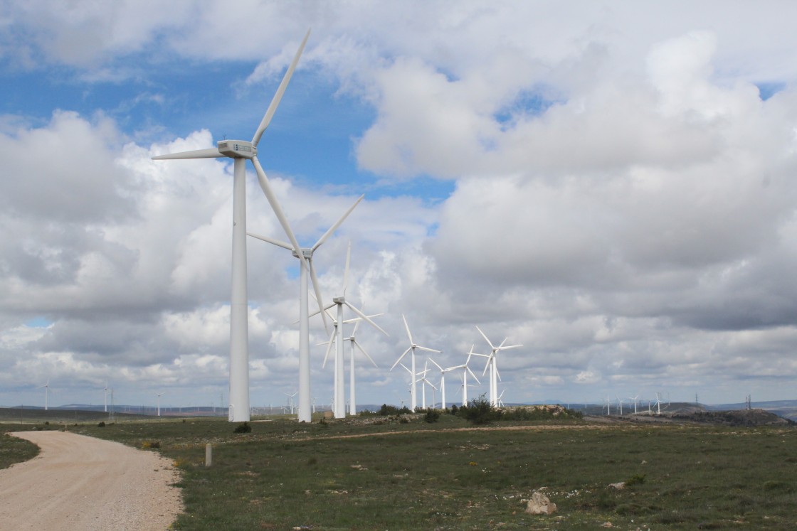 La empresa Windin Spain proyecta dos instalaciones eólicas en la Sierra de San Just y Aliaga