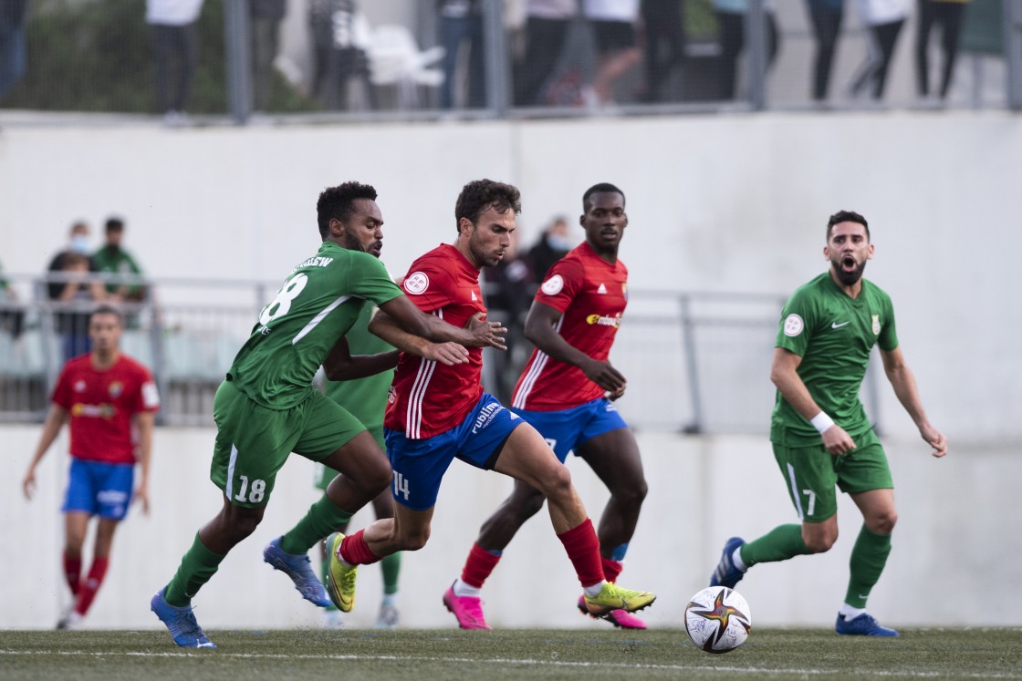 Víctor Bravo: “El árbitro no estuvo a la altura, pero los equipos sí”