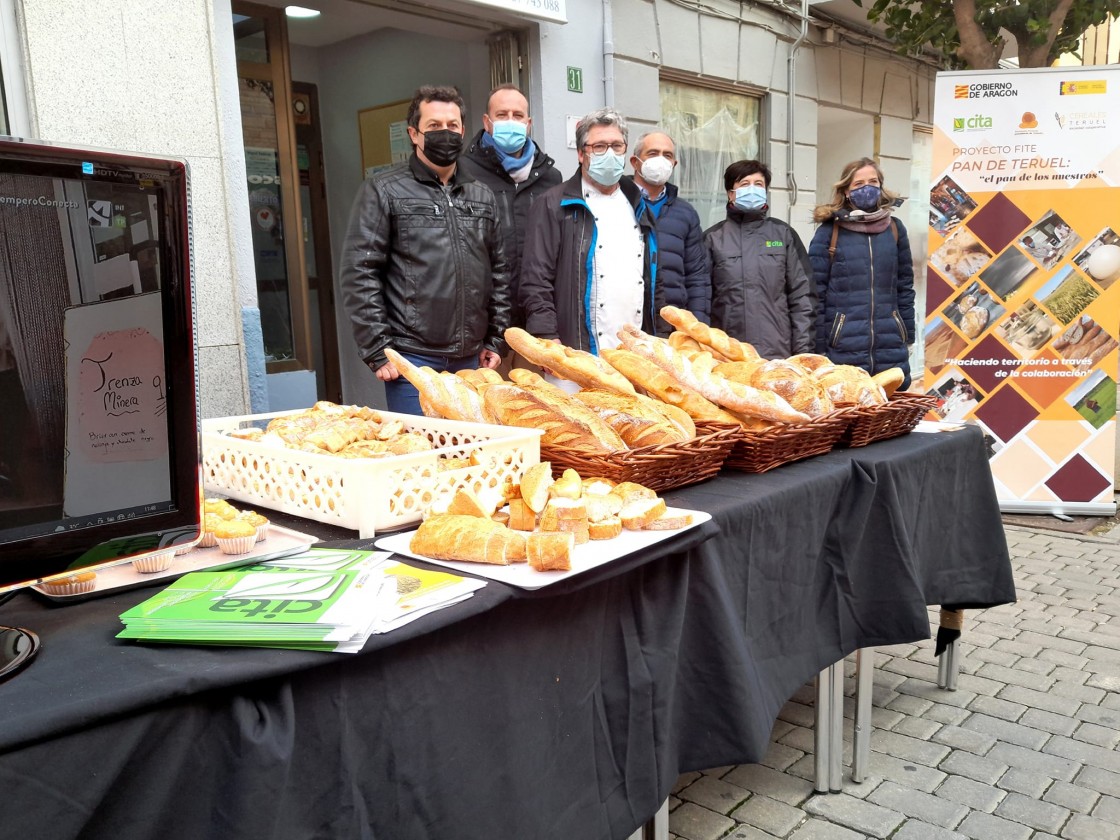 Los andorranos conocen el Pan de Teruel hecho con trigo Florencia Aurora y Marius