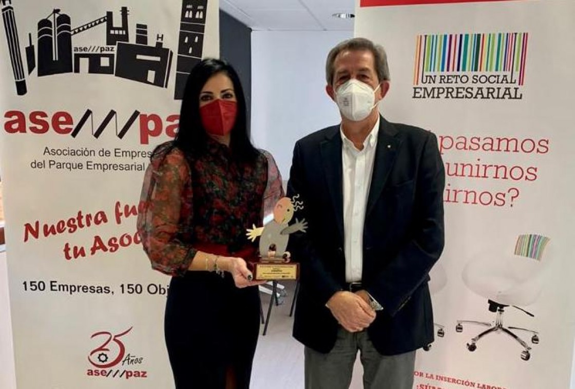 La Asociación Asempaz recibe el Premio Empresario del Año 2021 por parte de Cruz Roja en Aragón