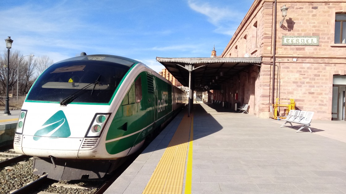 La línea férrea de Teruel, campo de pruebas del Talgo 355 de Adif a 200 kilómetros por hora