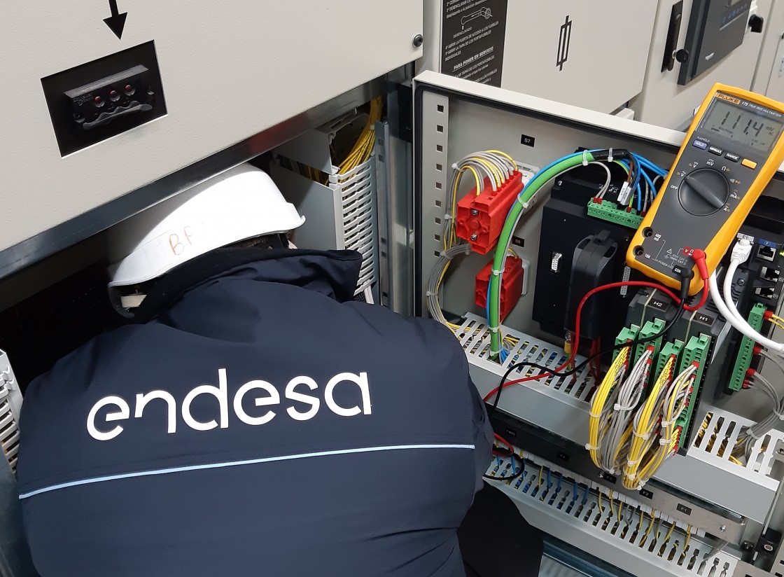 Endesa invierte 60.000 euros para mejorar la calidad del suministro eléctrico a mil clientes del Bajo Martín