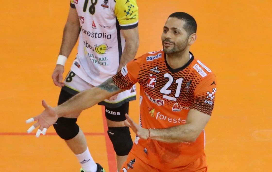 El capitán naranja Thomas Ereú, MVP de la jornada