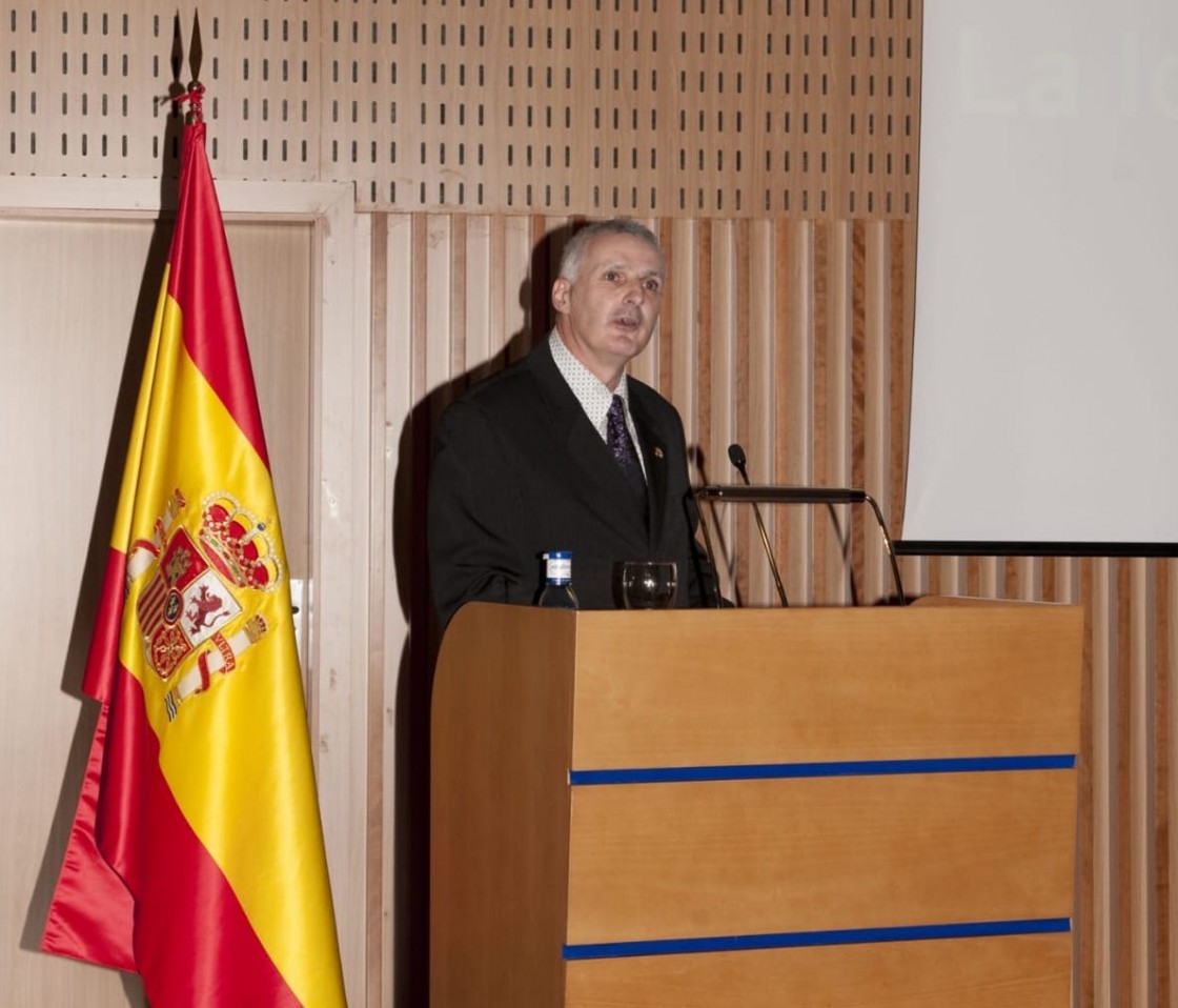 Víctor Sánchez, teniente coronel del Ejército de Tierra: 