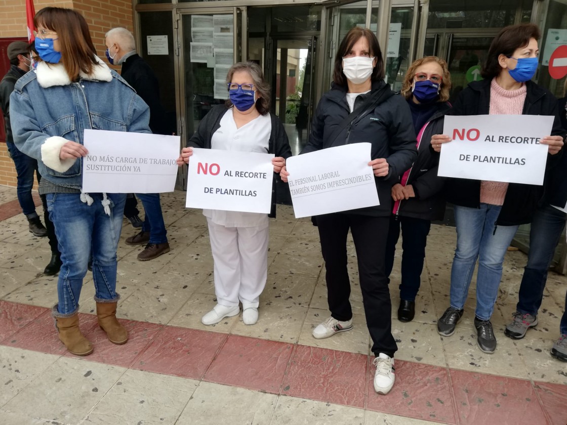 El personal laboral de Educación reclama en Andorra que se cubran jubilaciones y bajas