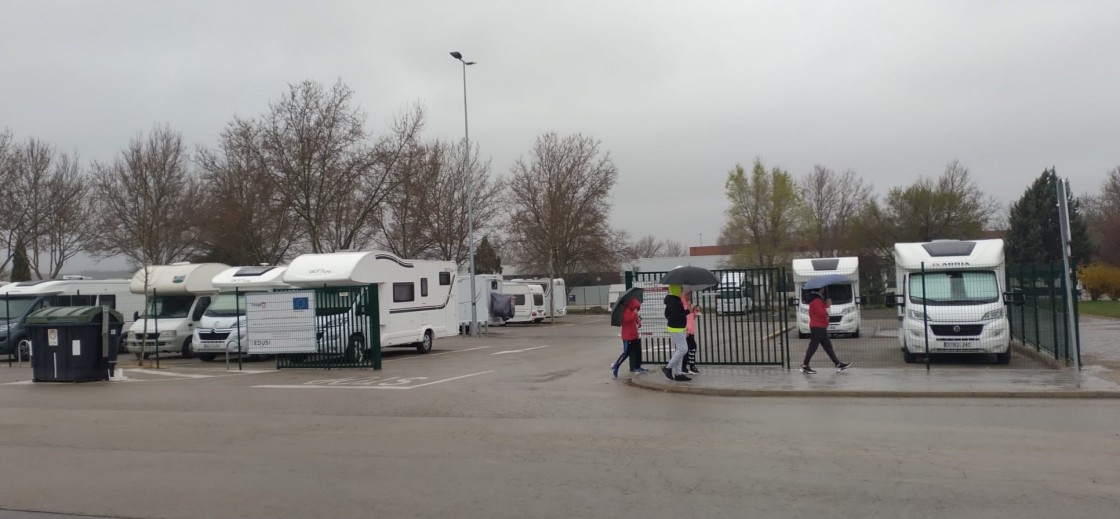 El aparcamiento de autocaravanas de Teruel se queda pequeño esta Semana Santa