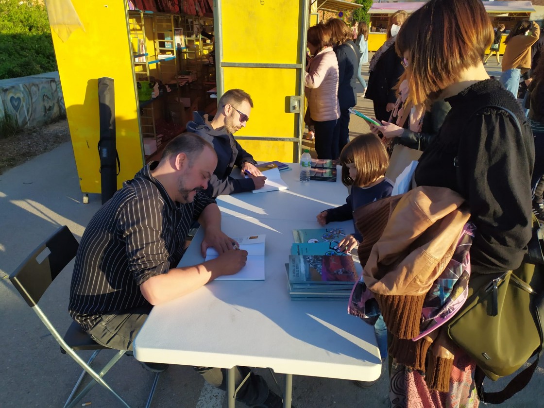 Álvaro Narro presentó en Andorra su cuarto libro, ‘Migas en el mantel’