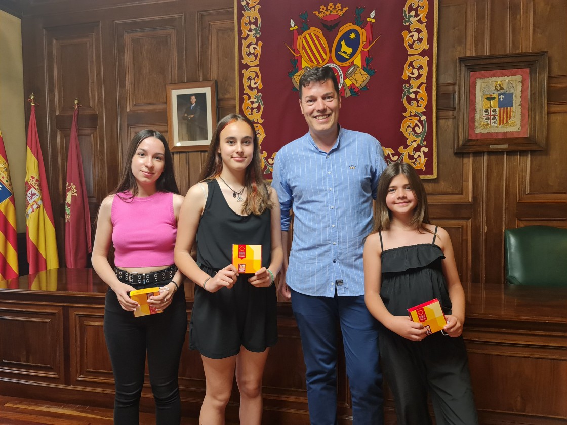 Claudia Tamasel, Alanis Rodríguez y Esther Martínez se llevan el VI Concurso Juvenil de Relato Breve Teruel Ciudad del Amor