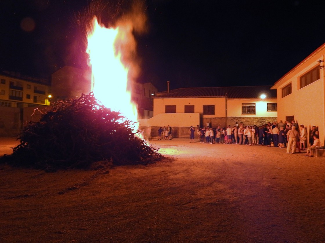 Cretas suspende el encendido de la hoguera de San Juan por precaución