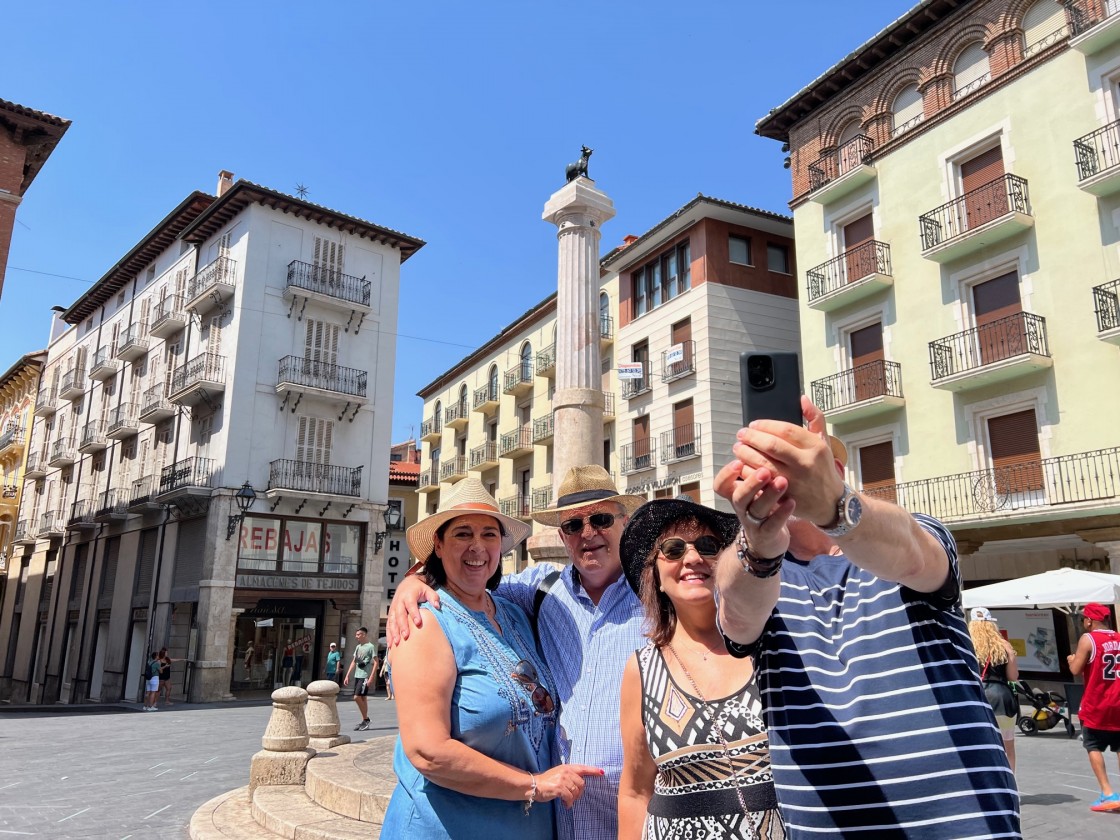 “Nos ha sorprendido la cantidad de vida  que tiene esta ciudad, hay mucho turismo”