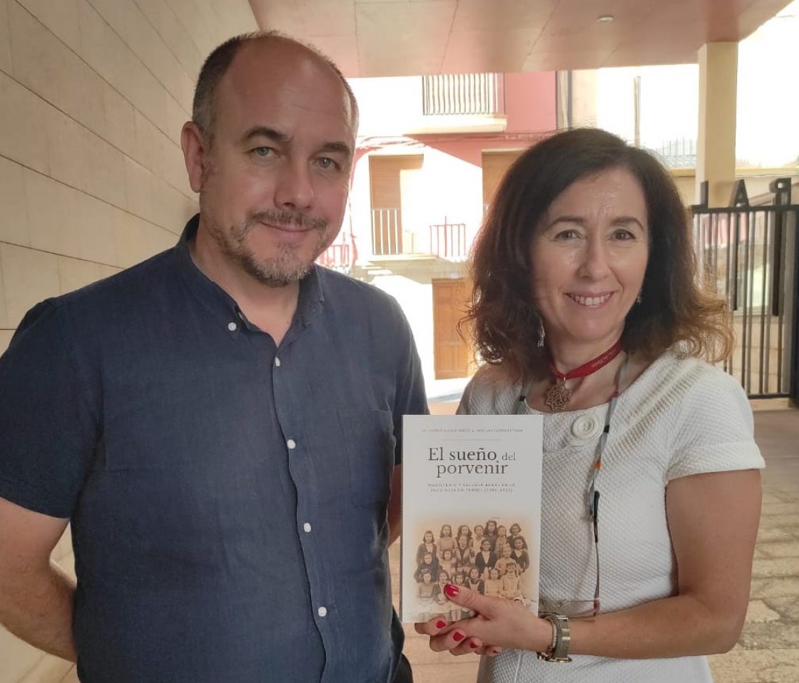José Luis Castán y Lourdes Alcalá, profesores y autores del libro: 