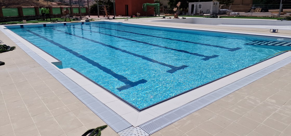 El Ayuntamiento de Albarracín abre por fin al público las nuevas piscinas de verano