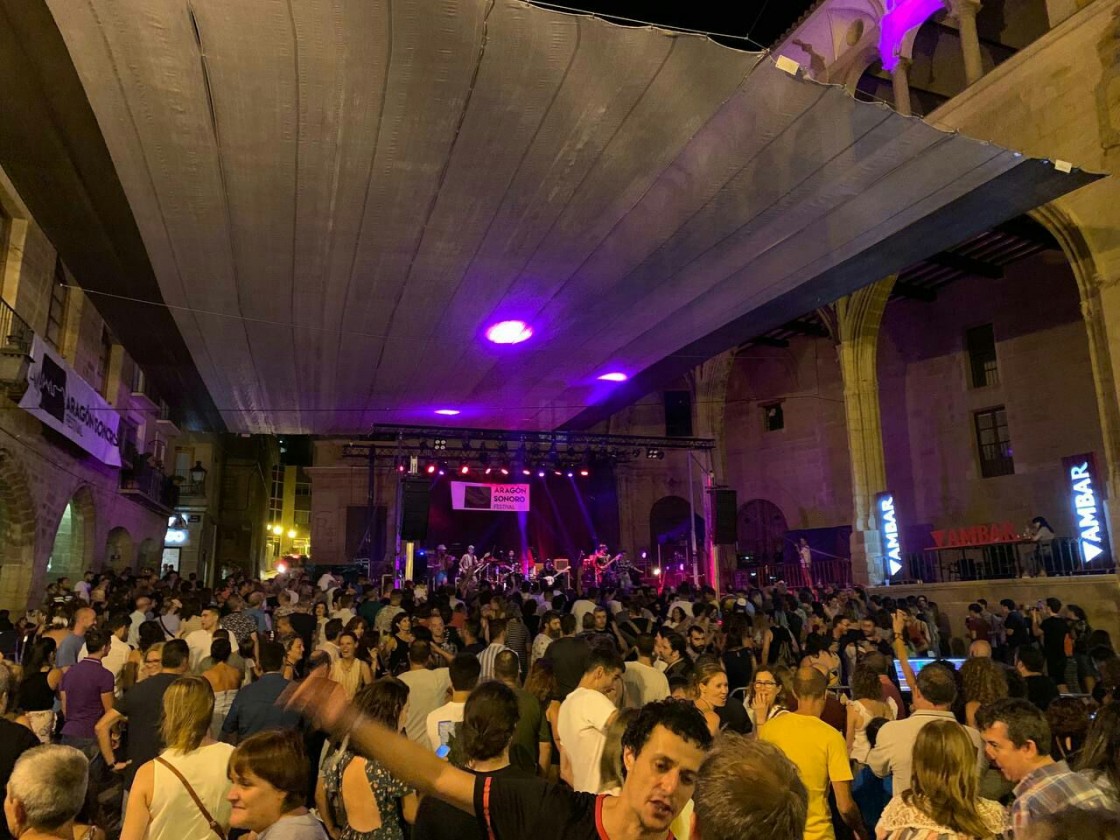 Dieciocho horas de música en directo recuperan el pulso del Aragón Sonoro y cierran un intenso mes de julio en Alcañiz