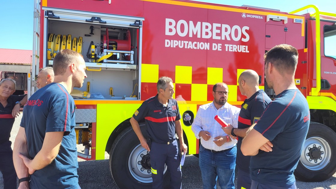 Los bomberos de la DPT cuentan con un nuevo vehículo forestal más versátil ante nevadas