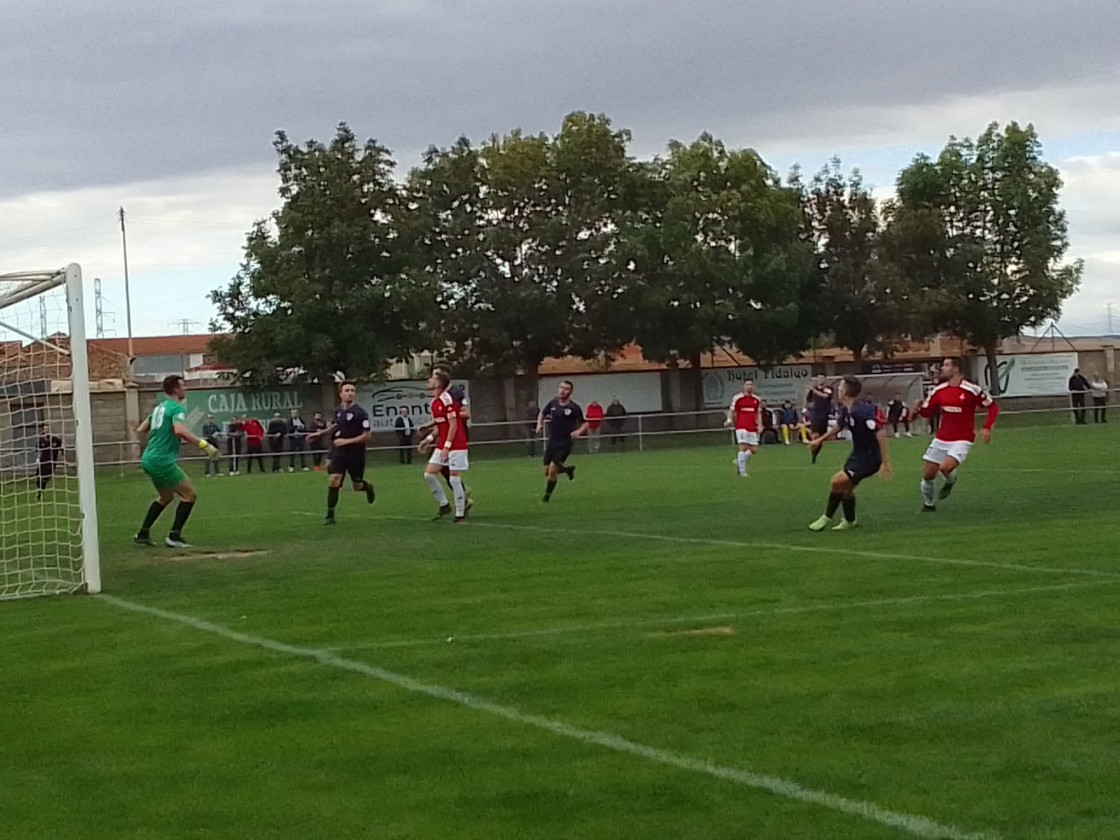 El Calamocha endereza su rumbo con una remontada en la segunda mitad (2-1)