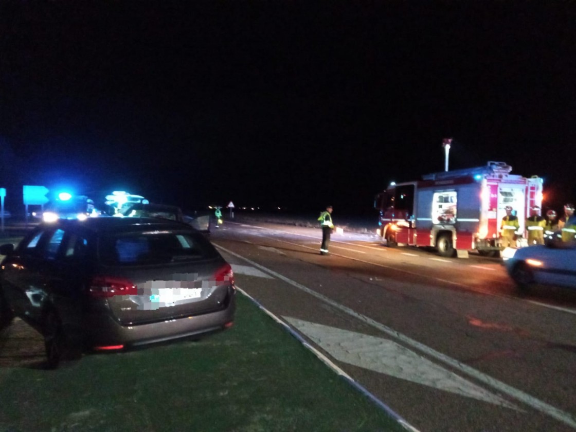 Nuevo accidente en el cruce de la N-234 con la carretera de Albarracín con dos vehículos implicados