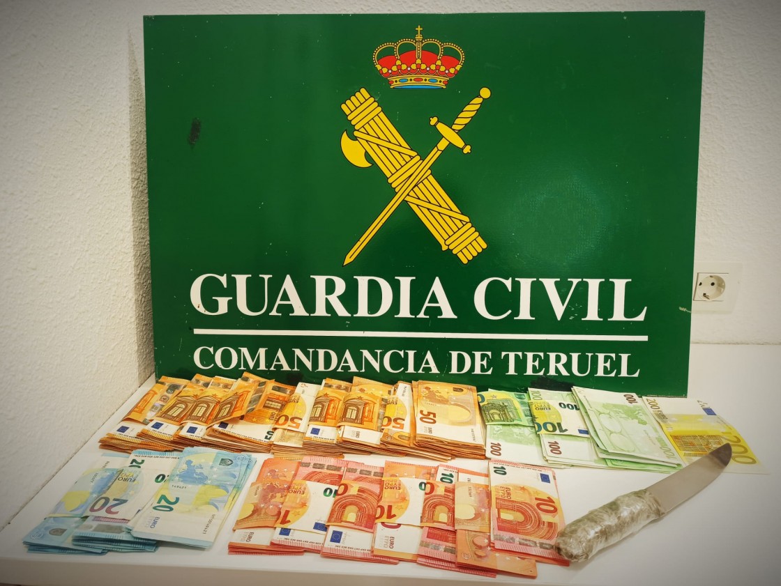 Detenido un hombre que atracó la oficina de Ibercaja en Cedrillas con un cuchillo y se llevó 14.000 euros