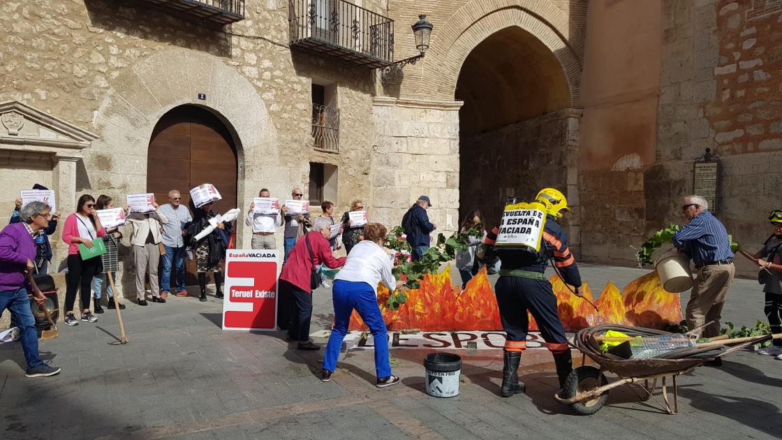 Los pueblos de la España vaciada no olvidan los incendios y exigen un “cambio total” en la gestión del territorio