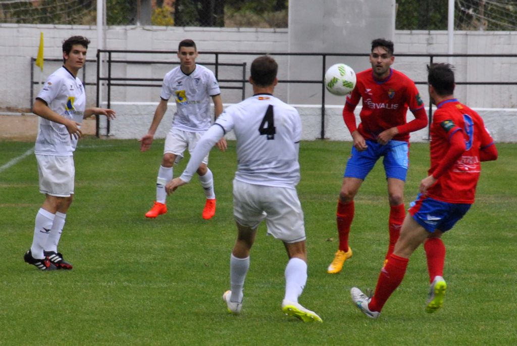 Tres puntos de oro en juego en un nuevo derbi en el césped de Pinilla