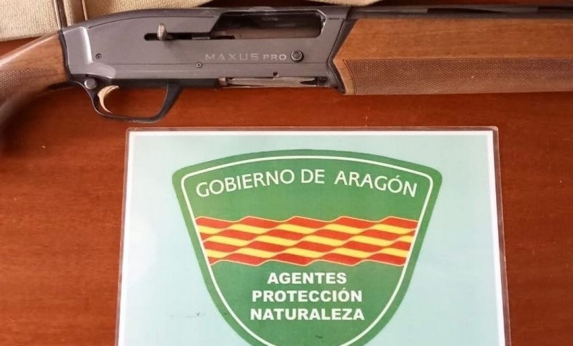 Agentes de Protección de la Naturaleza decomisan dos escopetas de caza en Samper en una zona no autorizada