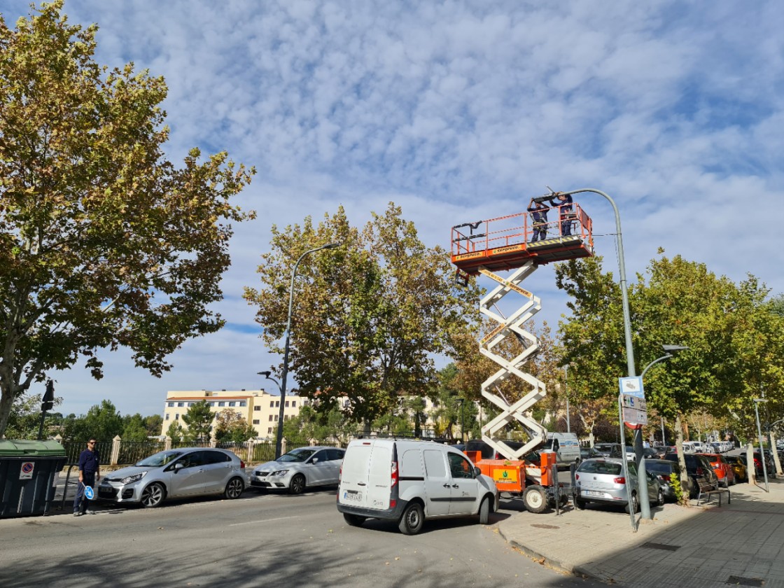 La sustitución de luminarias de alumbrado público por otras de tecnología led en Teruel continúa en la avenida Ruiz Jarabo