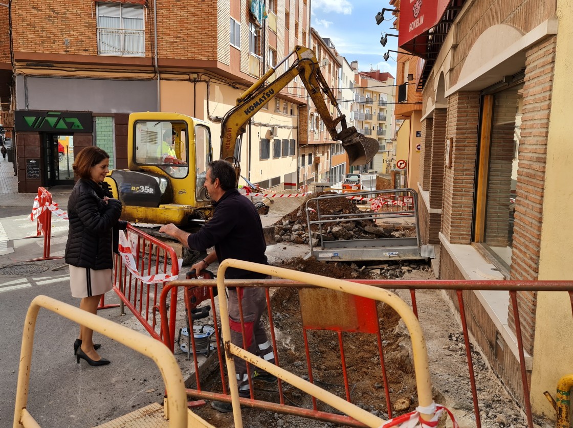 El Ayuntamiento de Teruel inicia las obras en las aceras de la calle Las Viñas para mejorar la accesibilidad