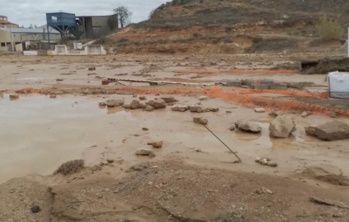 El agua de boca en Mazaleón todavía no es apta para el consumo humano por la turbidez