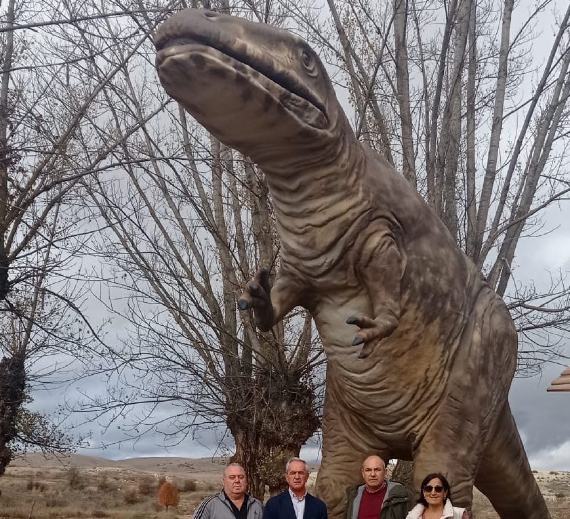 La Comunidad de Teruel concluye las tareas de reparación de las réplicas de dinosaurios del parque de Galve