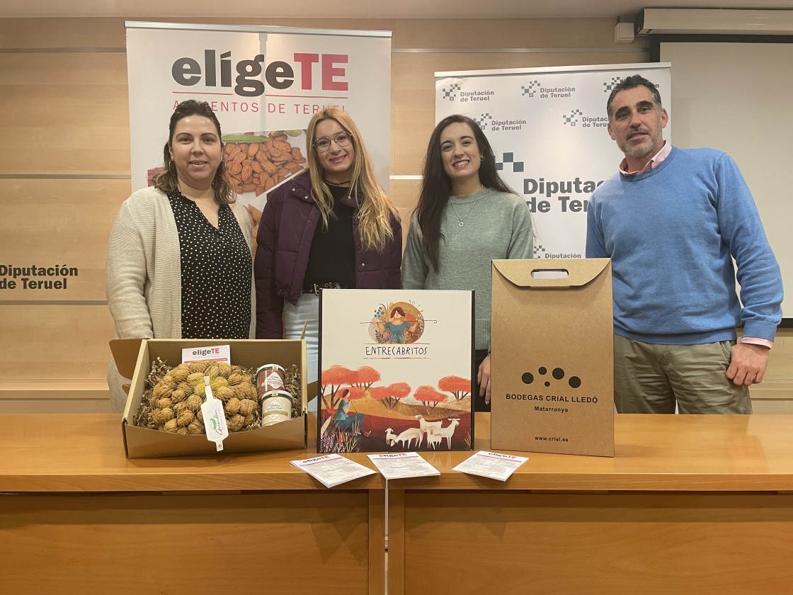Elige Teruel entrega la cesta de productos promocionados en el último mes tras el sorteo en sus redes sociales