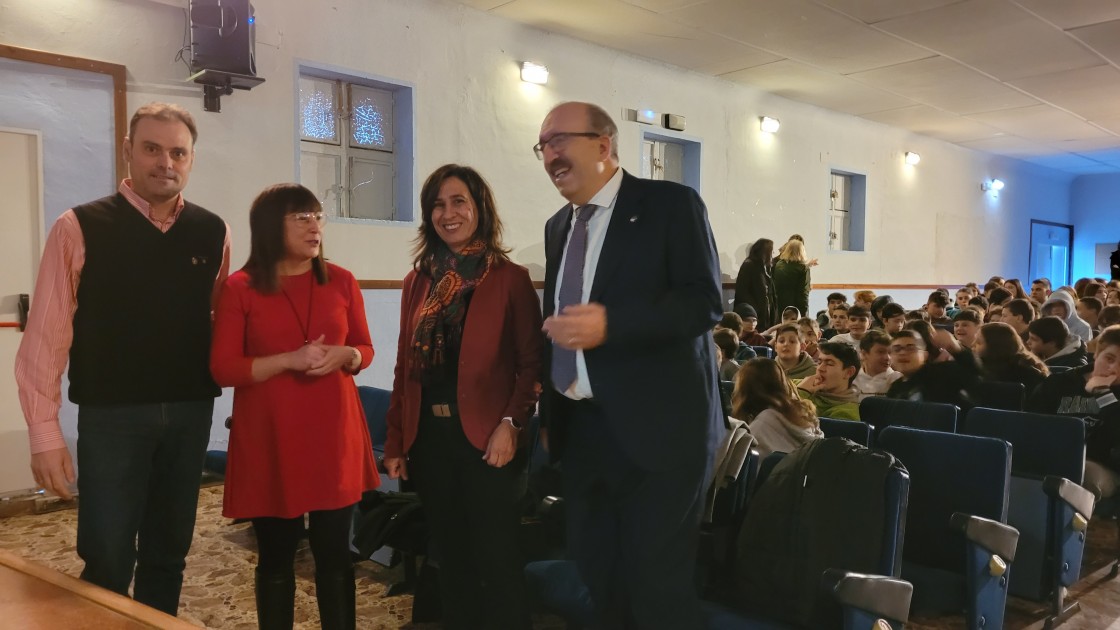 La Diputación de Teruel continúa con la campaña de sensibilización contra el acoso escolar en los institutos de la provincia