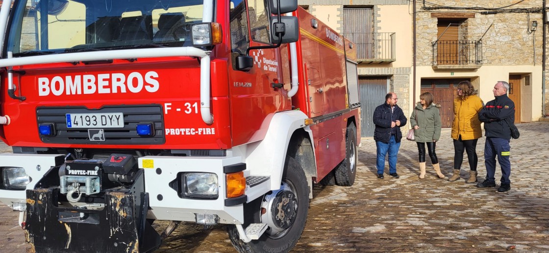 Mosqueruela contará con un vehículos de emergencias todoterreno cedido por los bomberos de DPT