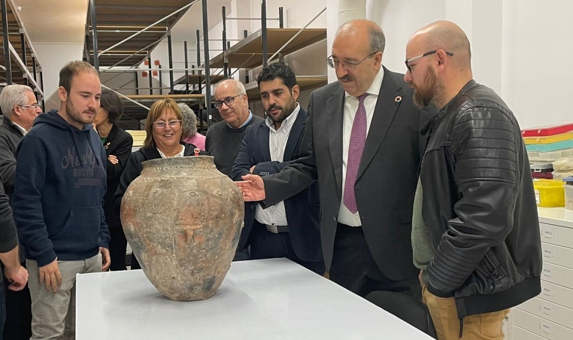 El Museo de las Tierras del Ebro cede al de Teruel una colección arqueológica proveniente del Matarraña