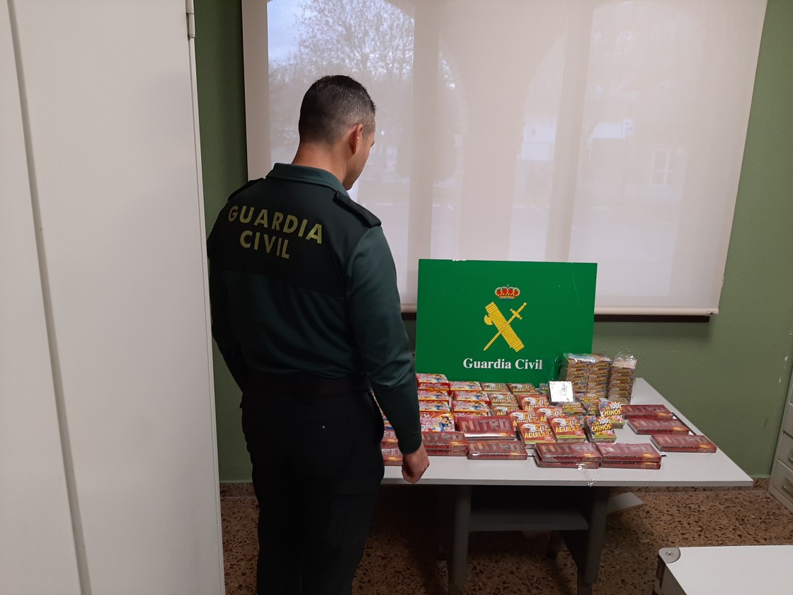 La Guardia Civil interviene cerca de 5.000 unidades de artículos pirotécnicos en la ciudad de Teruel