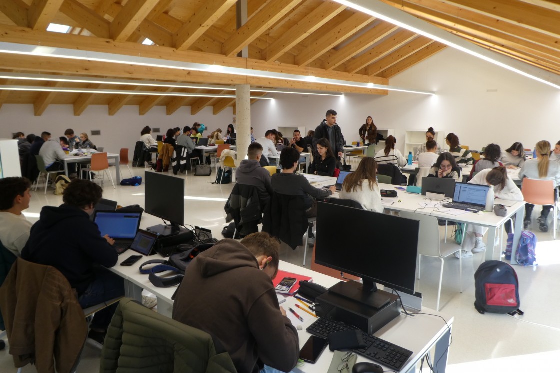 La gran demanda de la sala de estudios de San Julián se cubre abriendo nuevos espacios